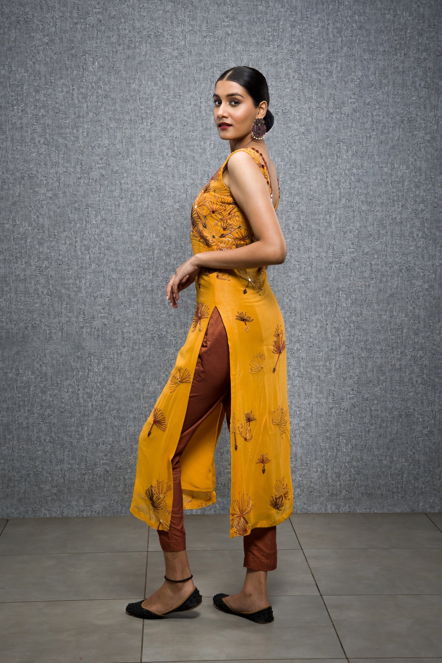 Playful Dandelion Hand Embroidered High Slit Kurta With Pant