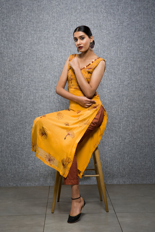 Playful Dandelion Hand Embroidered High Slit Kurta With Pant