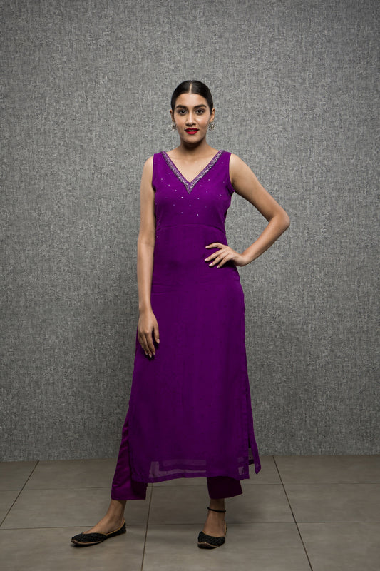 Salli Necklined High Slit Kurta with Pant